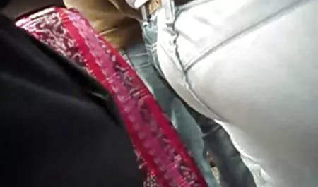 Cewek yang imut dan bersemangat video bokep colmek mengenakan strapon dan meniduri rekan kerjanya di tempat kerja