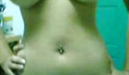 Wanita dewasa dengan payudara ketat mendapatkan fucked oleh seorang pria muda yang video bokep barat cantik tampan