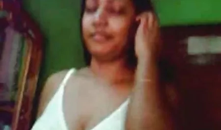 Budak tinju keras Bella di bokep kakek dan cucu siku. Video timah asli