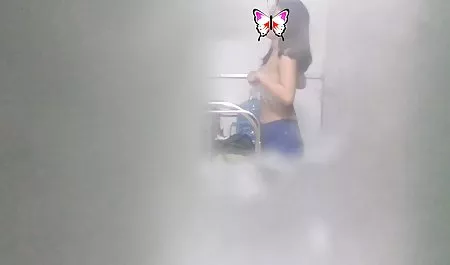 Sveta merintih kesakitan karena pantatnya tidak mengharapkan agregat bokep artis seperti itu di pantatnya