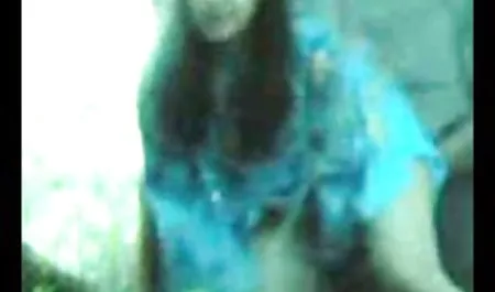 Dua babes brunette cantik bercinta di analsies dengan laki-laki panas bokep bdsm