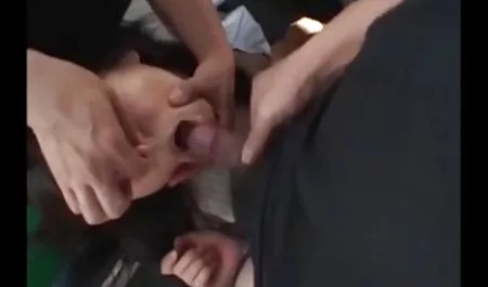 Brunette bokep luar negri Lexy Rose menekuk pantatnya di bawah seks anal dengan seorang pria kulit hitam