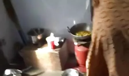 Seorang koboi merampok bank lain masuk ke rumah bordil dan bokep hentai melepas seorang pria muda untuk malam itu, dengan manis menjilati bibirnya yang gemuk, dia membalikkan perutnya dan menidurinya dengan keras