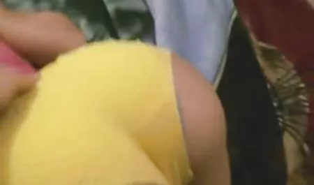 Manis, berambut pirang model bokep lembut dengan vagina berbulu meniduri saudara tirinya