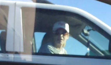 Cewek berambut merah melumuri dirinya sendiri dengan bokep selingkuh terbaru krim dan bercinta anal dengan pasangan