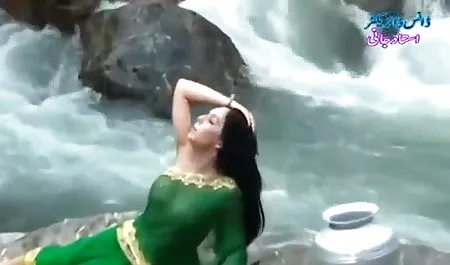 Asia menjilat manis pus untuk jalang bokep saudara pirang