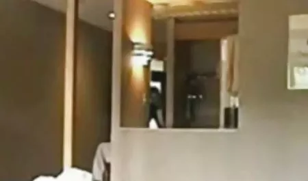 Brunette cantik mendapat bokep webcam penis keras di vagina