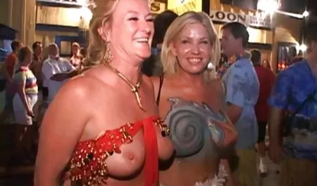 Perawat meniduri bokep sexy pasien yang sakit di brankar