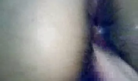 Pria berambut keriting itu meniduri seorang pacar muda dan xxx pemerkosaan saudara tirinya