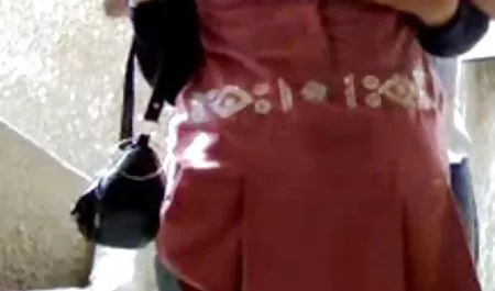 Gay bercinta pantatnya elastis dengan vibrator tebal di bokep in depan seorang teman