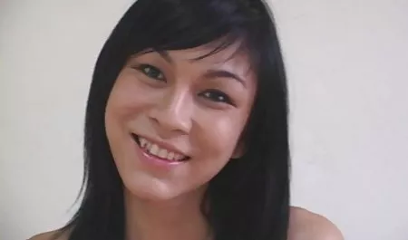 Bung meniduri cewek video bokep sex dengan penis kecil dari mana dia tidak mendapatkan orgasme