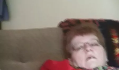 Cewek dewasa situs bokep 2018 suka kuning dan masturbasi