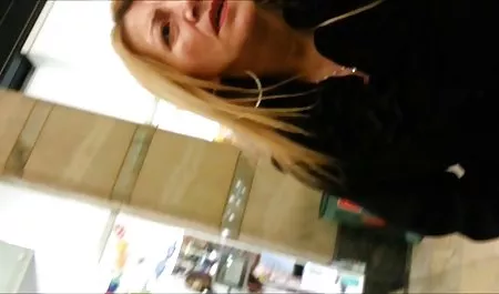 Seorang gadis Asia yang cantik muda membungkuk pada blowjob yang dalam, memegangi rambutnya. Setelah bekerja keras dengan video mesum hot mulutnya, perempuan jalang itu patuh menjadi kanker, sehingga dia menjadi kacau dari belakang