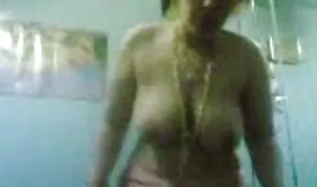 Pembantu muda akan kacau oleh situs bokef dua orang