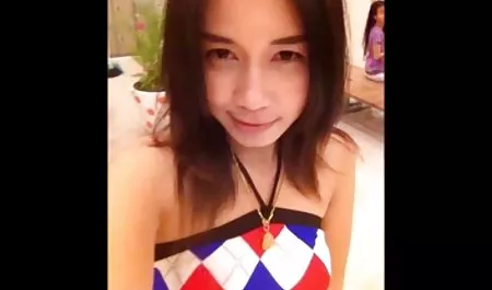 Gadis-gadis muda senang video bokep sd satu sama lain dan tidak melewatkan satu kesempatan untuk saling mencium pussi satu sama lain
