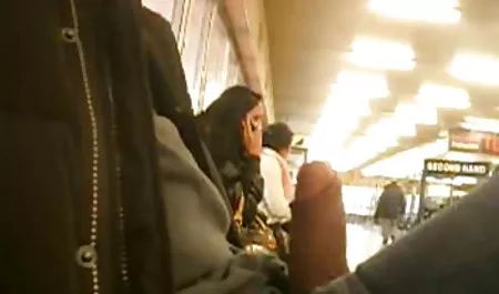 Lelaki itu memasukkan jari-jarinya ke dalamnya, dan kemudian menjilat pantat indah ke sedikit gairah dan video bokep sunny leone bersantai gadis itu