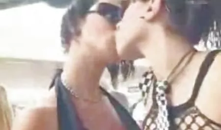 Dua pria tampan meniduri bokep full movie administrator di salon