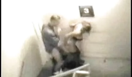 Tiga lelaki kulit bokep tante cantik hitam bersenang-senang