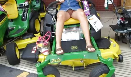 Pirang seksi kumpulan video mesum Lovita Fate akan bercinta dengan paman dewasa