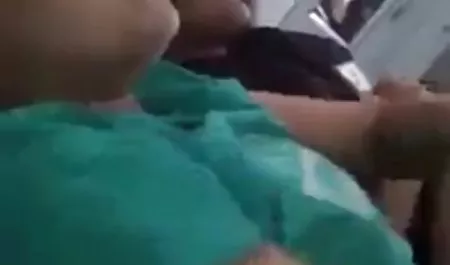 Pelacur Rusia menghabiskan Lesha di mulut setelah bokep janda montok cunnilingus