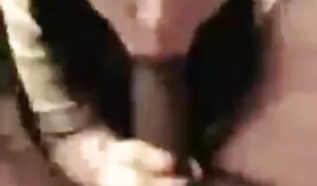 Melihat bagaimana keledai Latina bokep terkini berdada ini bergerak tanpa henti pada penis, tampaknya motor dibangun di dalamnya