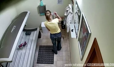 Vanessa berjari dan dijilat bokep lagi tidur oleh temannya