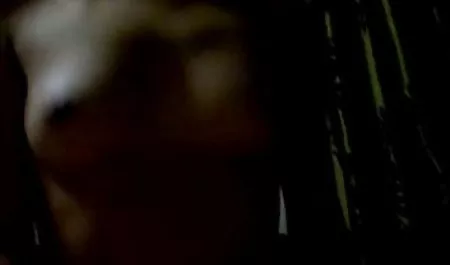 Jalang merobek pantyhose video bokep masturbasi di vagina dan membelai jari-jarinya