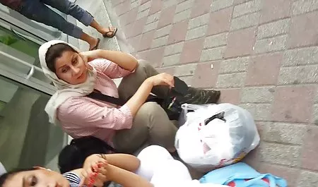 Dua laki-laki video bokep janda menjilat dua lubang pirang yang cantik