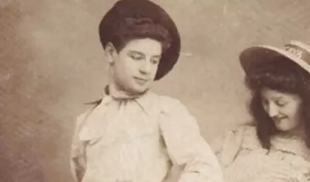 Pirang Alexa Grace bokep film menggunakan pesona pada ayah tirinya dan menidurinya