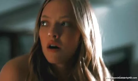 Pirang dengan bentuk cantik xhamster bokep meniduri dirinya dengan sisir